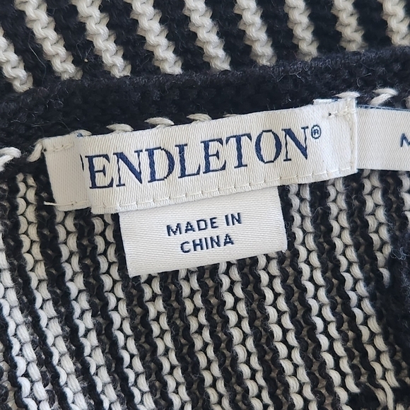 Pendleton Patterned Black-White Open Front Cardigan Sweater - Picture 4 of 5